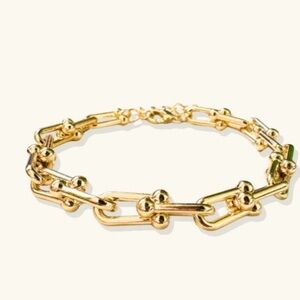 Love Aero London Link
Bracelet